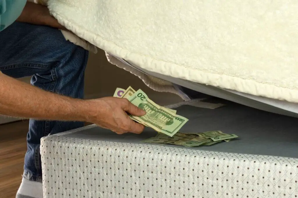 hiding money under the matress
